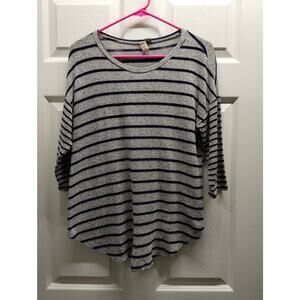Misia Women's Size Large Navy Blue & Gray Striped 3/4 Sleeves Fuzzy Top